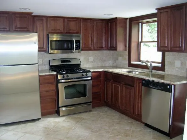 92 E 24th St, Huntington Station, NY 11746