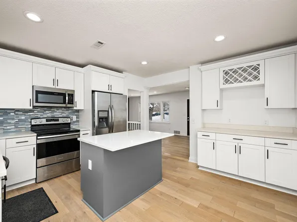 1756 Saunders Ave, Saint Paul, MN 55116