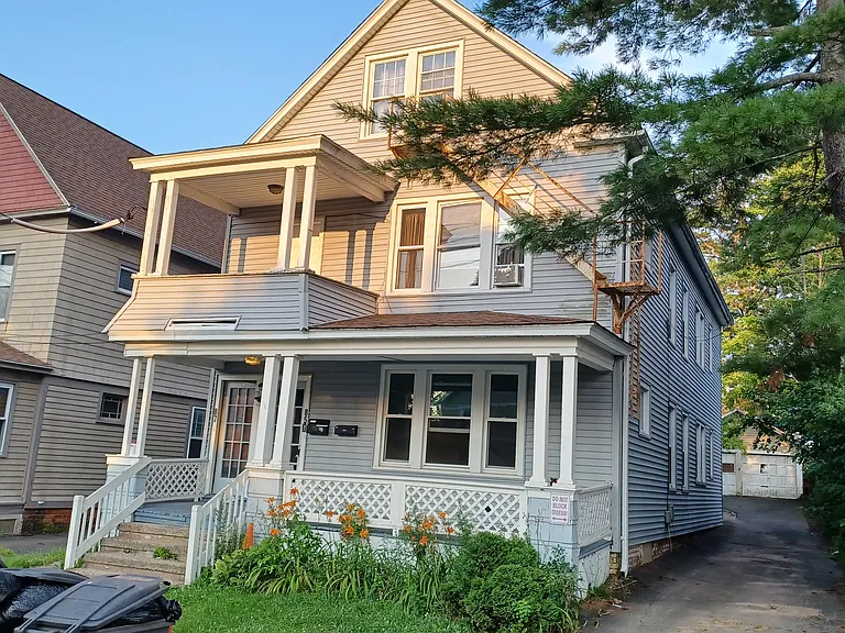 85 Davis St #1 — Photo 2
