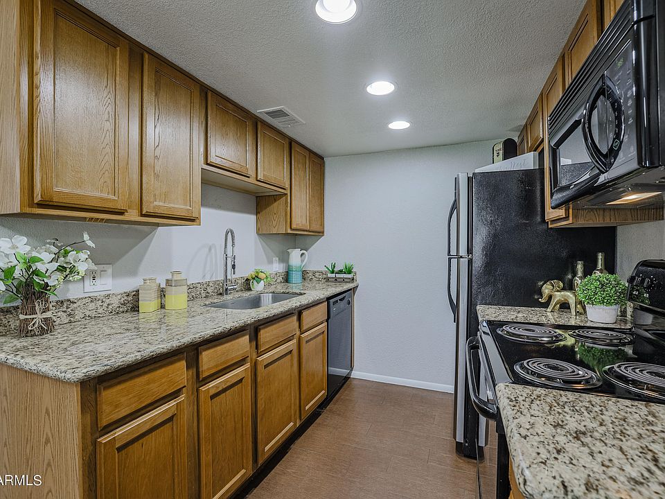1st image of 3402 N 32nd Street #121
