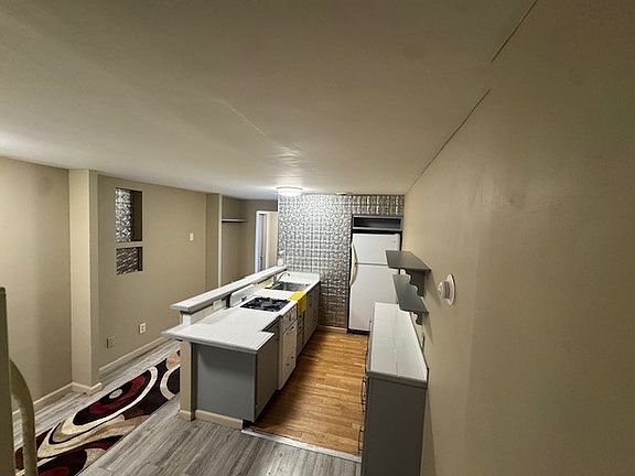 5th image of 168 Avis St