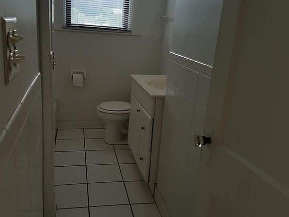 5th image of 24 Bradford St APT 1
