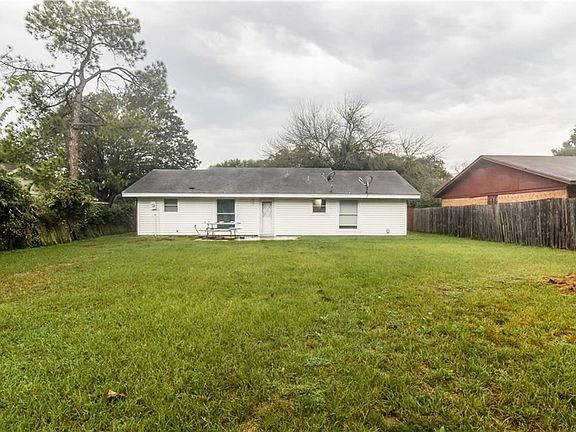 2nd image of 218 Cherry Ln