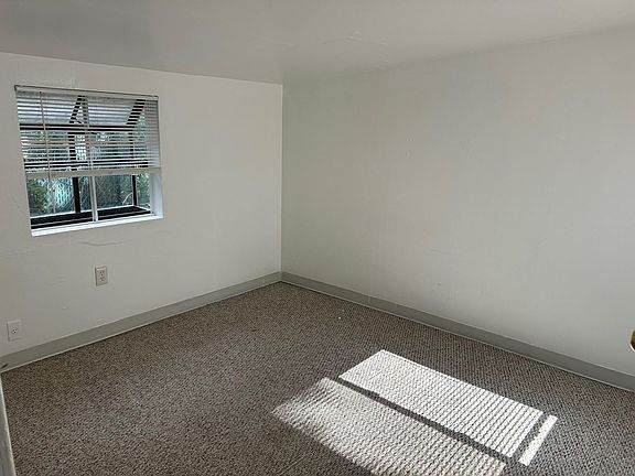 4th image of 1730 W Mulberry St #C7e026cce