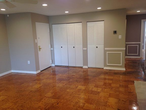 2nd image of 832 Quince Orchard Blvd APT 201