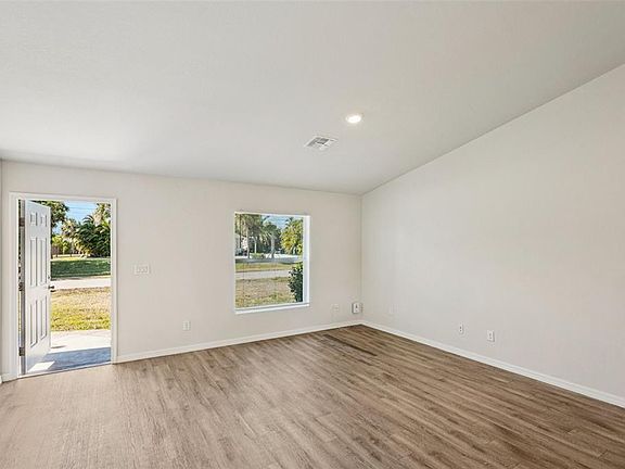 3rd image of 1137 NW 20TH AVENUE
