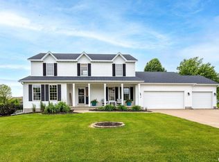 4837 White Post Rd, Bettendorf, IA 52722