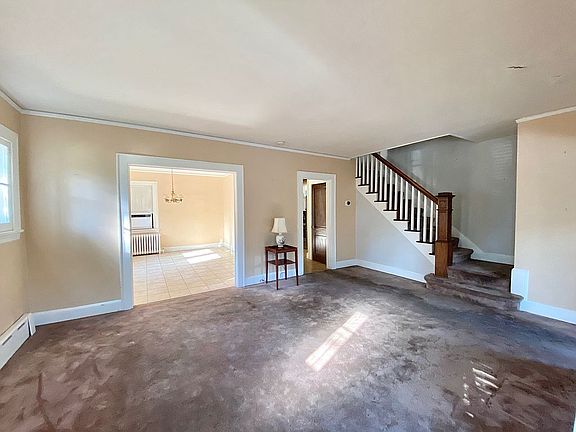 5th image of 61 Circuit Ave