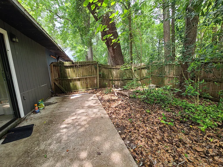 2842 SW 38th Pl — Photo 8
