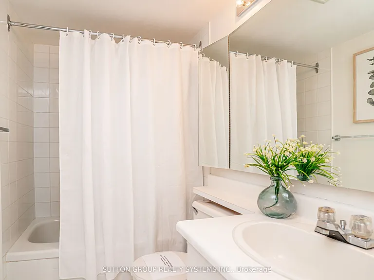 20 Cherrytree Dr #802 — Photo 28