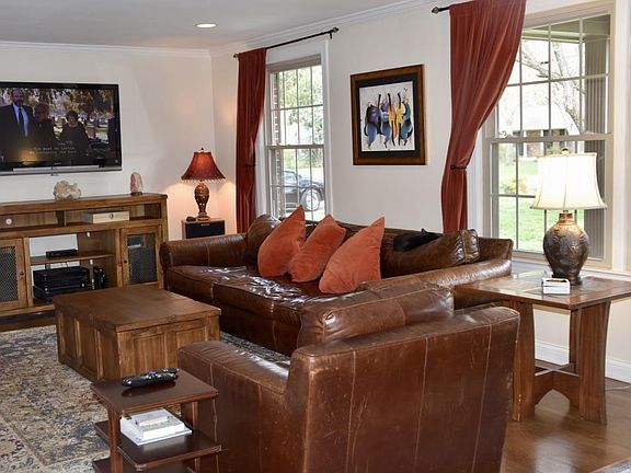 5th image of 131 Ewingville Dr