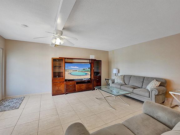 4th image of 1300 N 12th Court #7b