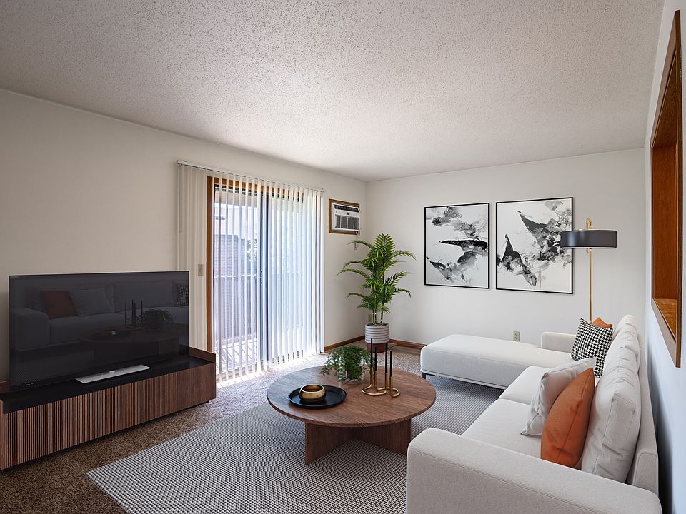 Fargo, ND Southview Village Apartments | Living