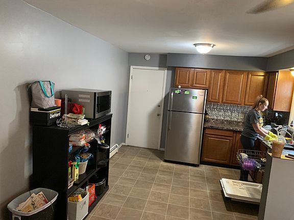 4th image of 40 Seminole Ave #2
