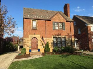 2556 Traymore Rd, University Heights, OH 44118