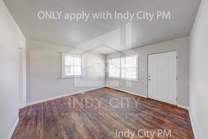 3 bed, 1.0 bath, 912 sqft, $1,400 — Photo 4