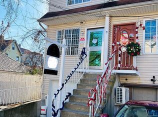 16 Mickardan Ct, Staten Island, NY 10304