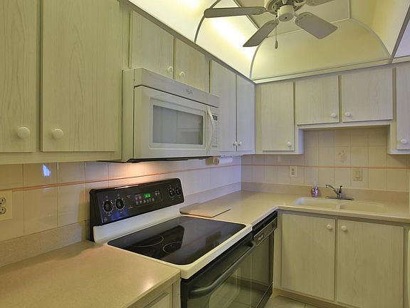 4th image of 3051 S Atlantic Ave #G050