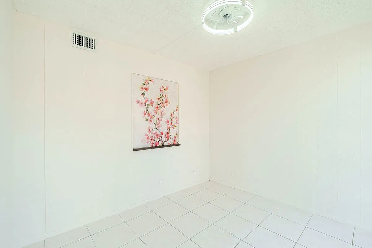 2 bed, 1.5 bath, 924 sqft, $2,100 — Photo 2
