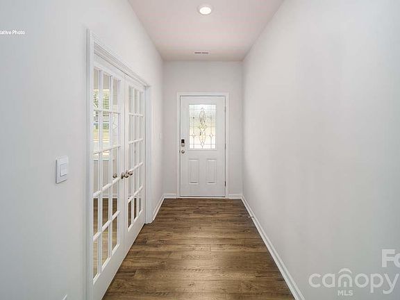 3rd image of 154 Apple Orchard Ct