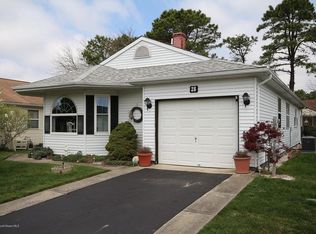 28 Oakengates Dr, Toms River, NJ