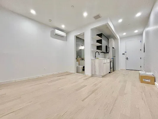 Rented by Doorway NYC, LLC | media 6