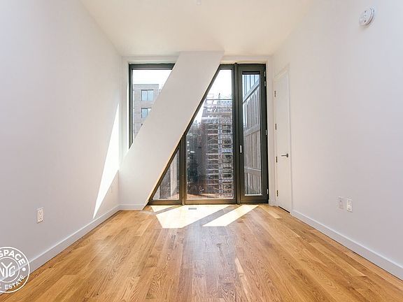 4th image of 123 Melrose St #6650