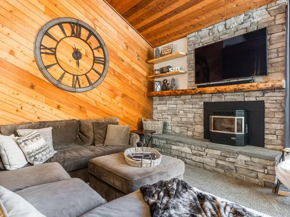 4710 Minaret Rd #60, Mammoth Lakes, CA 93546