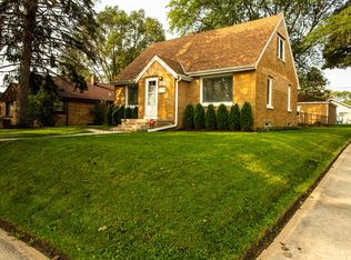 5877 N 71st St, Milwaukee, WI 53218