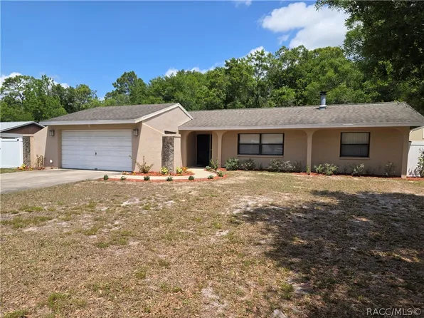 8219 W Trotter Ln, Homosassa, FL 34446