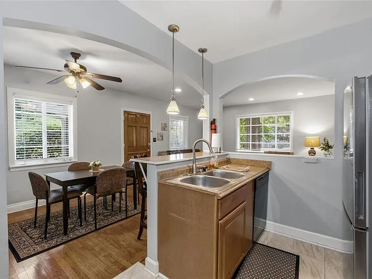 1401 Briarwood Rd NE — Photo 11