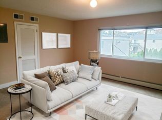 191 Glasgow St APT 12, Fall River, MA 02721