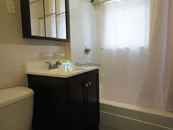 3rd image of 37 Gardner St #4