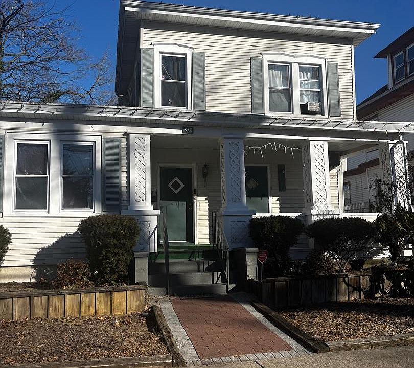 1st image of 812 E Elmer St