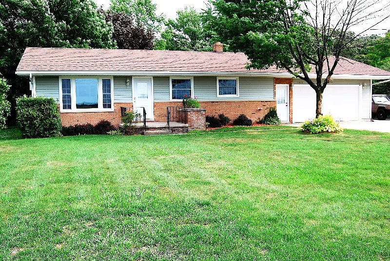 2015 Midland Rd photo 1