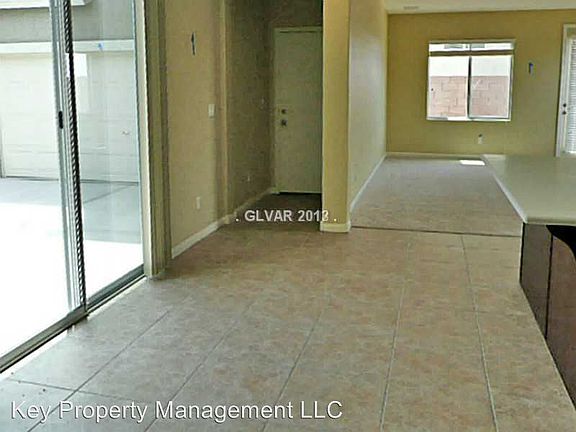3rd image of 913 Noah Valley St