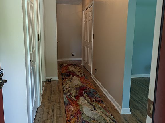 3rd image of 133 Saint George Dr