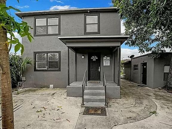 2nd image of 904 4th St #2