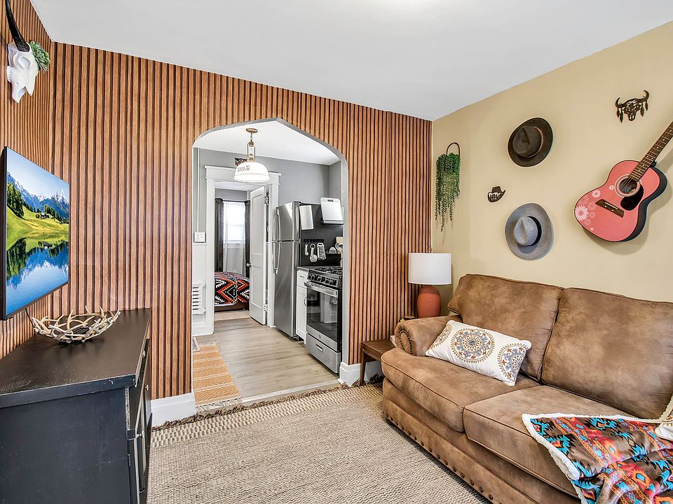 1st image of 346 Parkdale Ave #1