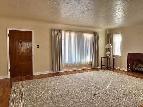 4th image of 3817 Sacramento Ave