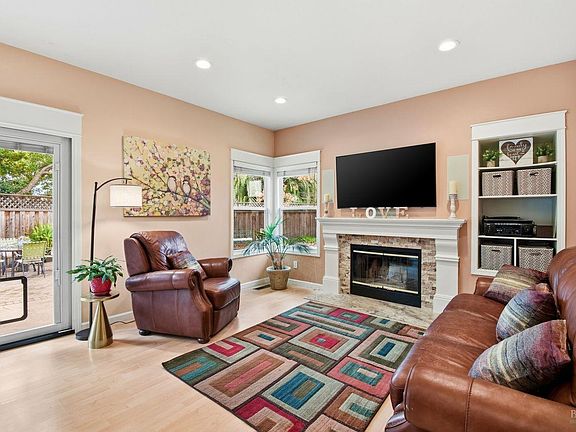 3rd image of 2174 Longhorn Circle