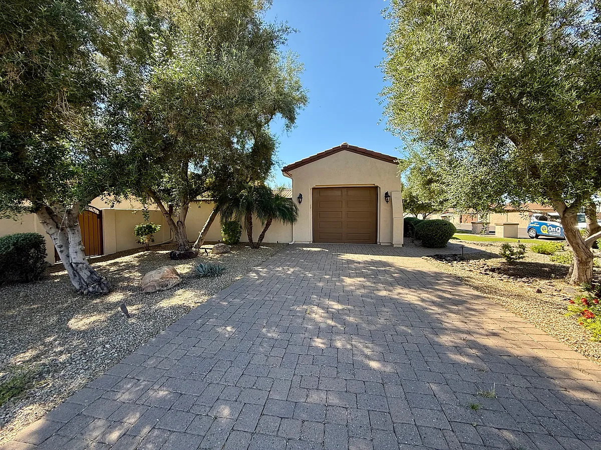 Building Photo - 7425 W Caro Rd #2