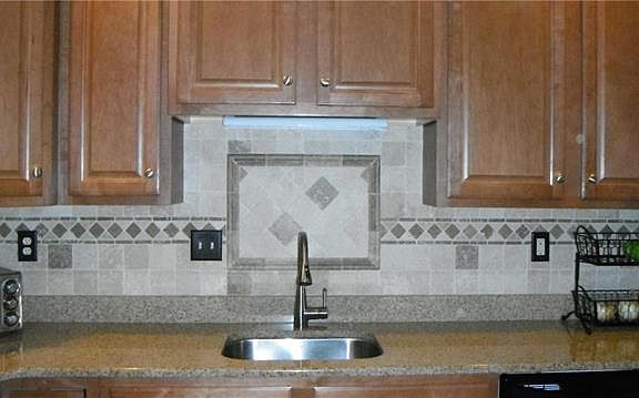 3rd image of 888 Graystone Cir