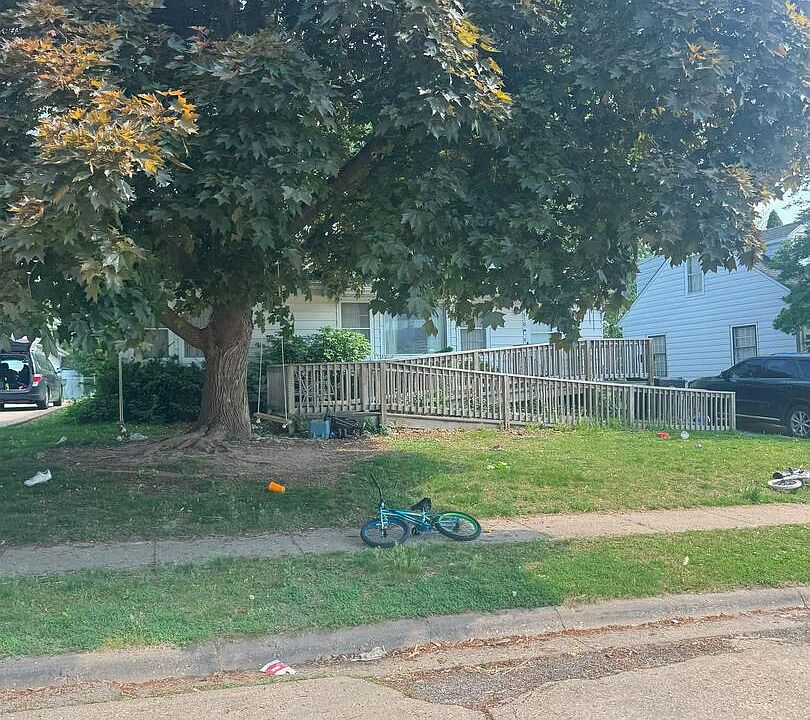 1st image of 510 15th Ave N