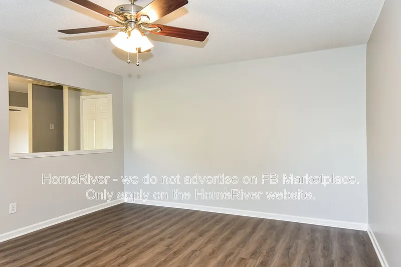 4 bed, 2.5 bath, 2072 sqft, $1,995 — Photo 2