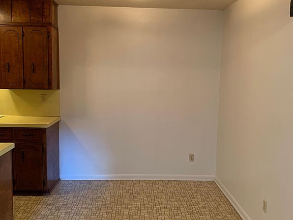 4th image of 402 Mary St APT 207
