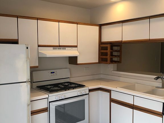 3rd image of 334 Sheridan Dr APT 2A