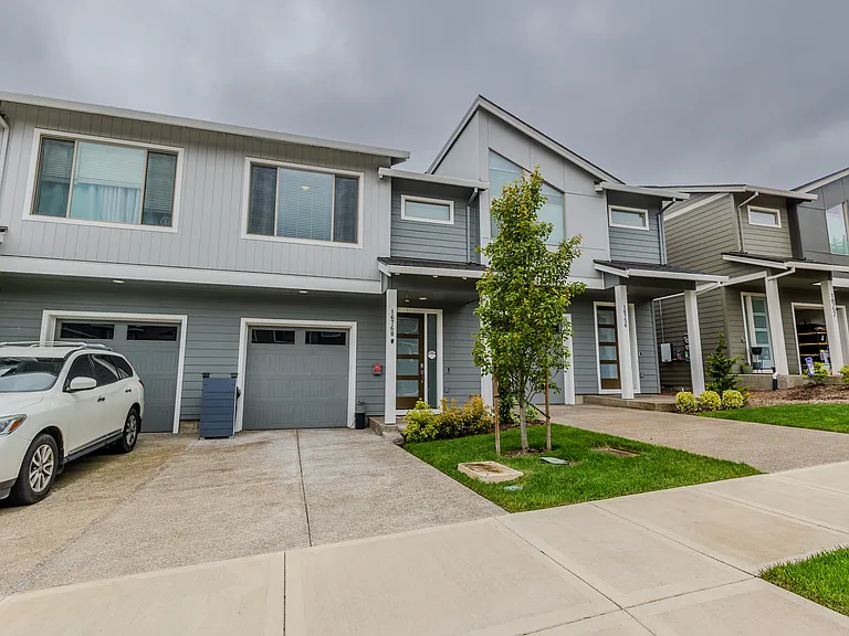 16760 SE Rebstock Park Ln — Photo 1