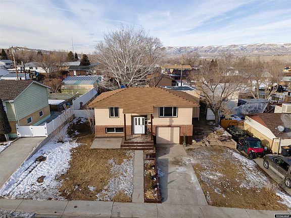 4th image of 1422 Palisades Way