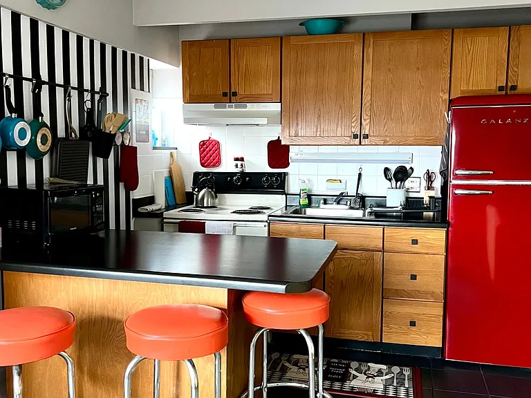 4960 N Marine Dr #914 — Photo 4